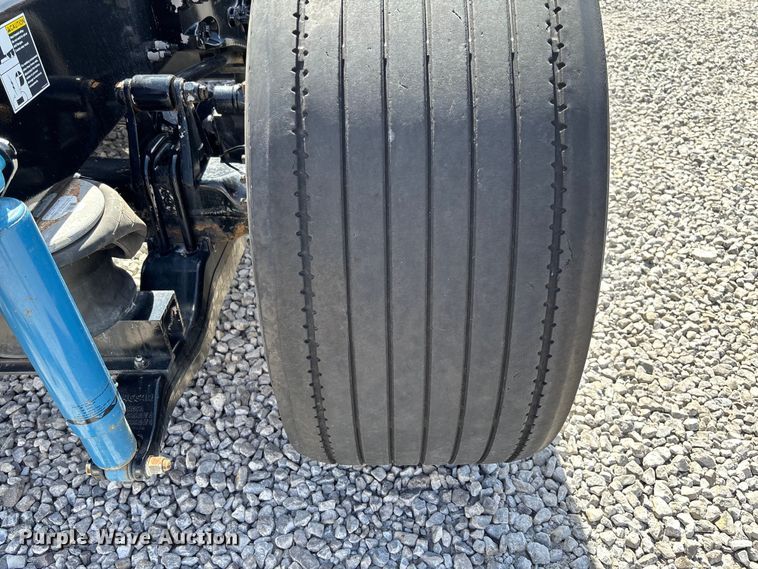 image for item FB3269 2017 Peterbilt 579 semi truck