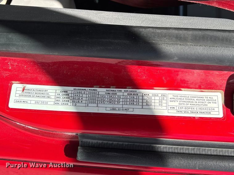 image for item FB3269 2017 Peterbilt 579 semi truck