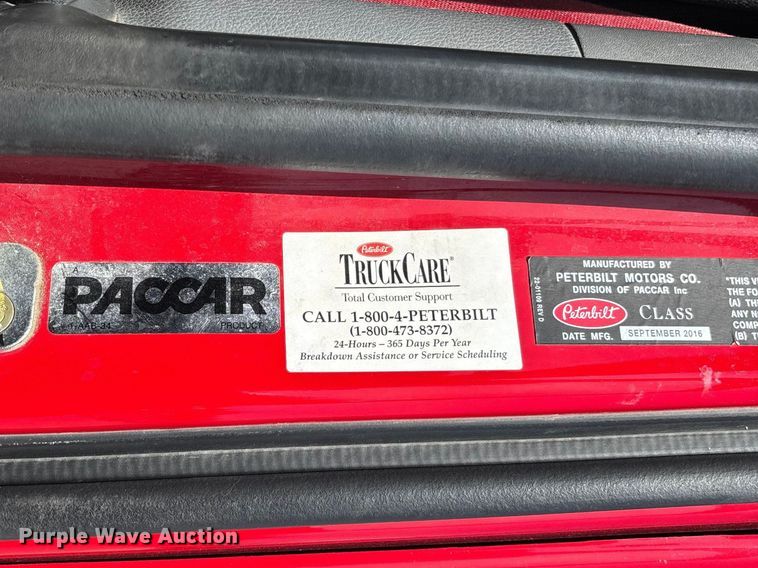 image for item FB3269 2017 Peterbilt 579 semi truck