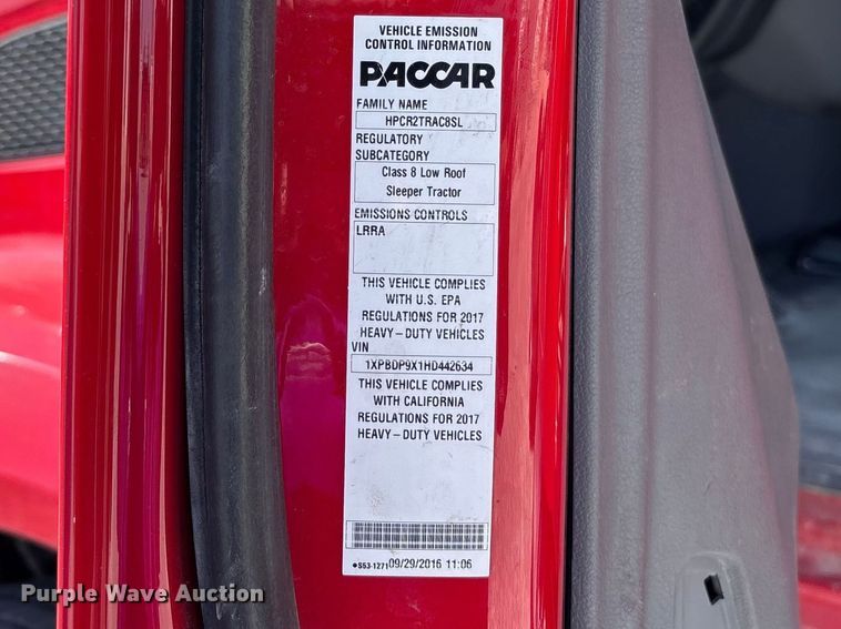 image for item FB3269 2017 Peterbilt 579 semi truck