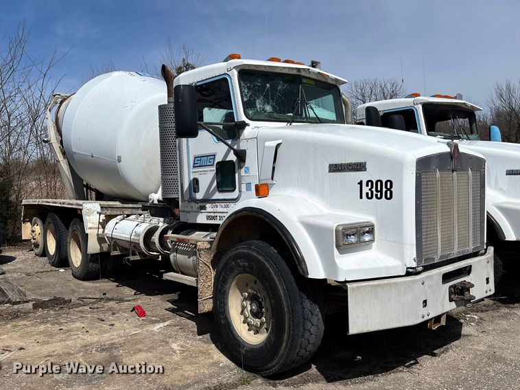 image for item FB3271 2005 Kenworth T800 ready mix truck