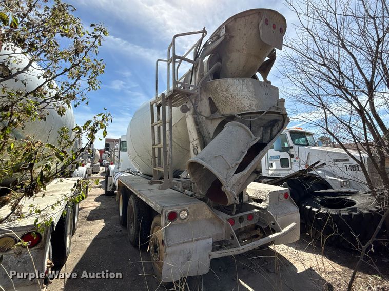 image for item FB3271 2005 Kenworth T800 ready mix truck