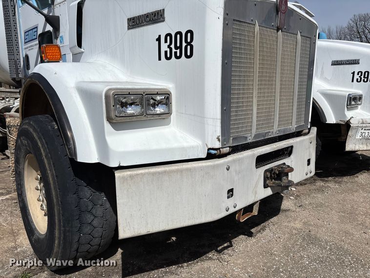 image for item FB3271 2005 Kenworth T800 ready mix truck