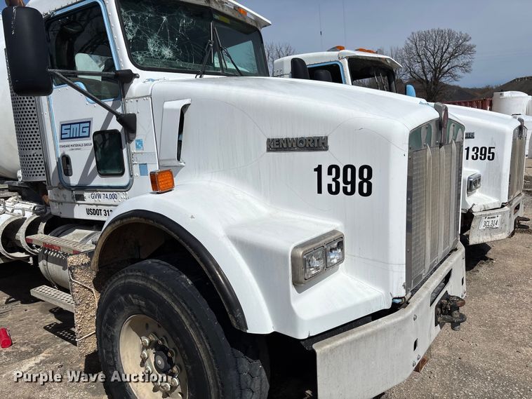 image for item FB3271 2005 Kenworth T800 ready mix truck