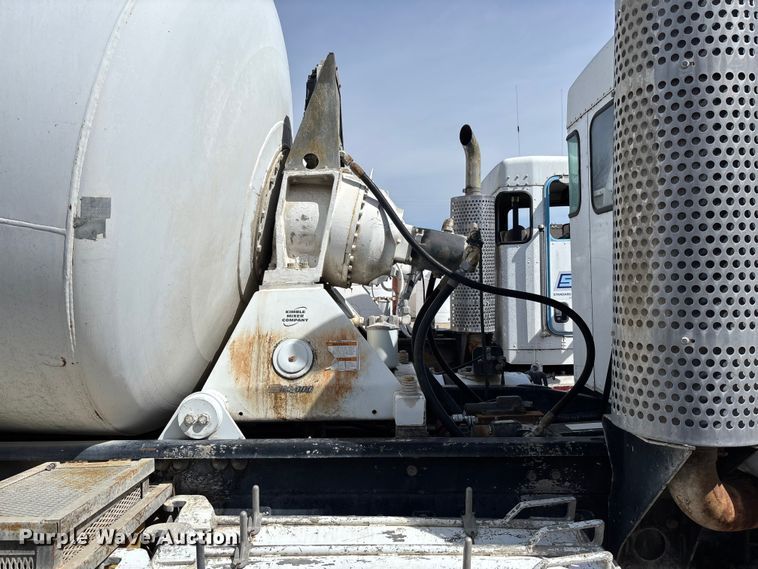 image for item FB3271 2005 Kenworth T800 ready mix truck