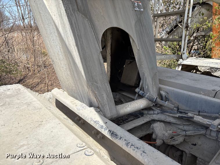 image for item FB3271 2005 Kenworth T800 ready mix truck