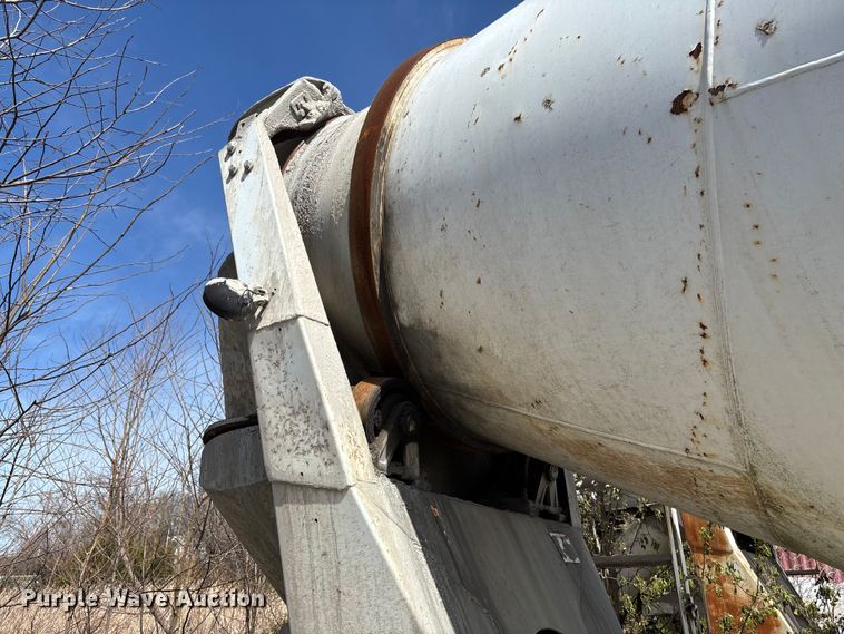 image for item FB3271 2005 Kenworth T800 ready mix truck