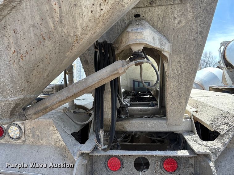 image for item FB3271 2005 Kenworth T800 ready mix truck