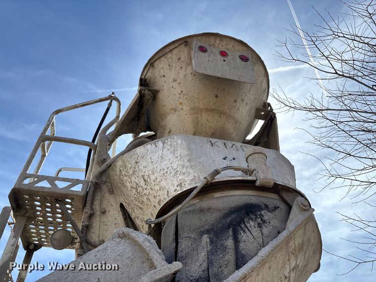 image for item FB3271 2005 Kenworth T800 ready mix truck