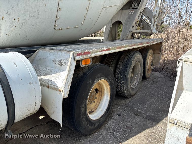 image for item FB3271 2005 Kenworth T800 ready mix truck