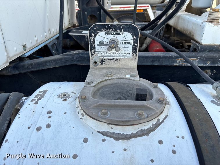 image for item FB3271 2005 Kenworth T800 ready mix truck