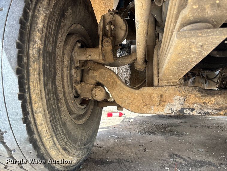 image for item FB3271 2005 Kenworth T800 ready mix truck