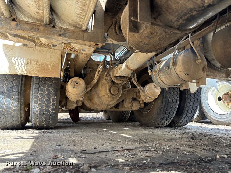 image for item FB3271 2005 Kenworth T800 ready mix truck