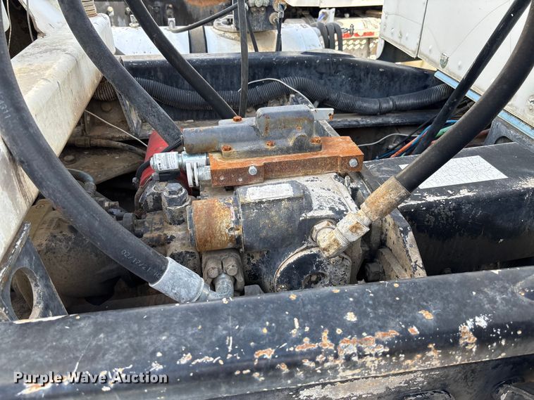 image for item FB3271 2005 Kenworth T800 ready mix truck