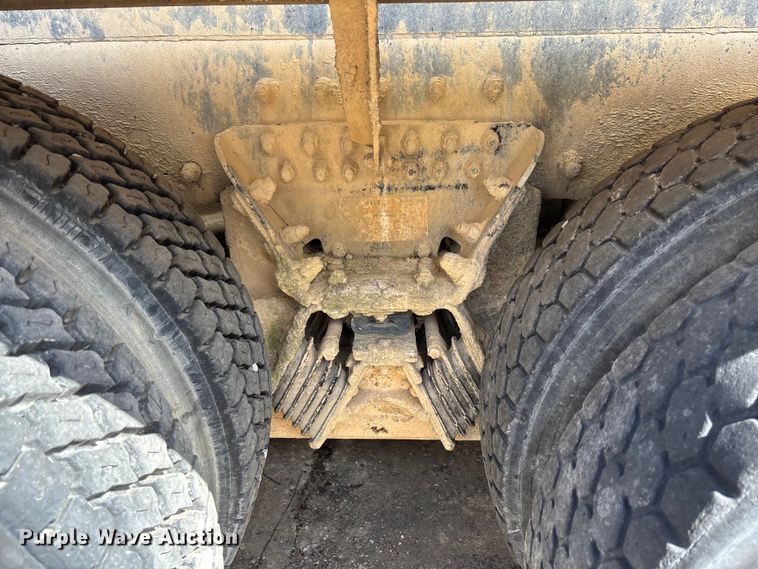 image for item FB3271 2005 Kenworth T800 ready mix truck