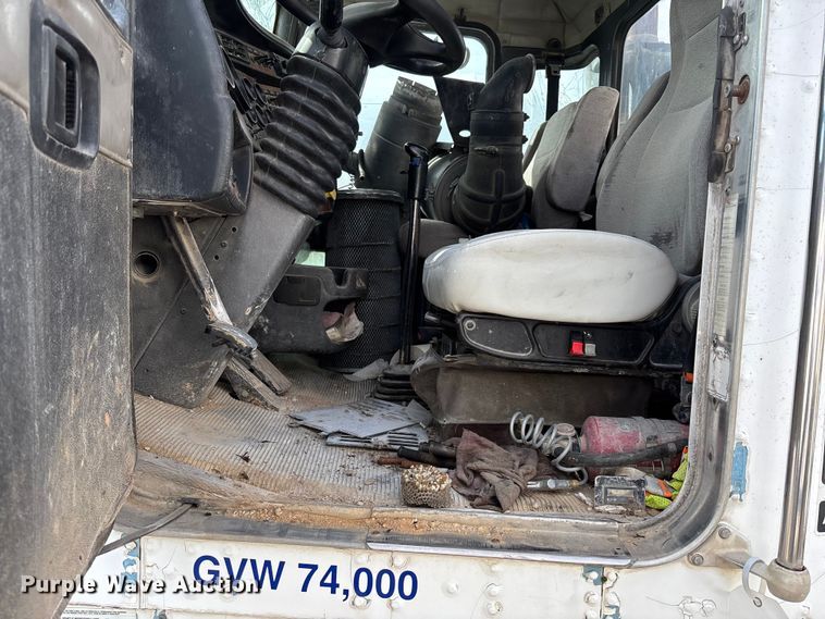 image for item FB3271 2005 Kenworth T800 ready mix truck