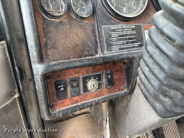 image for item FB3271 2005 Kenworth T800 ready mix truck