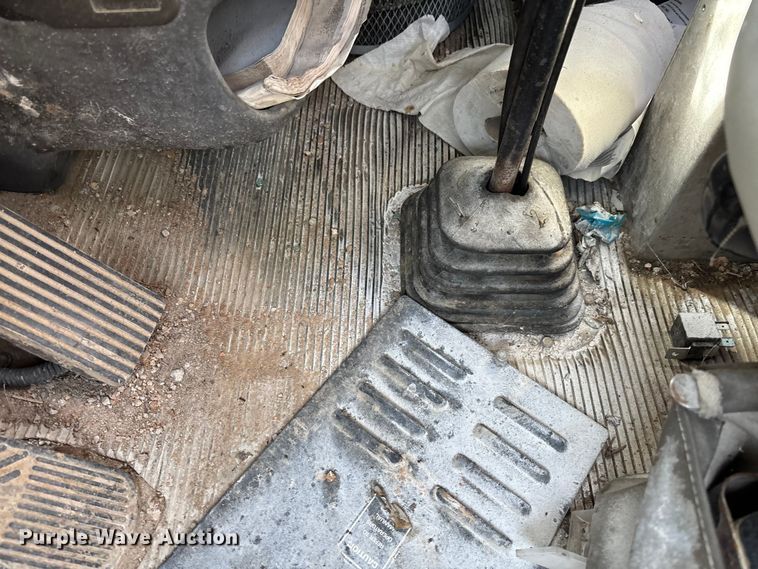 image for item FB3271 2005 Kenworth T800 ready mix truck