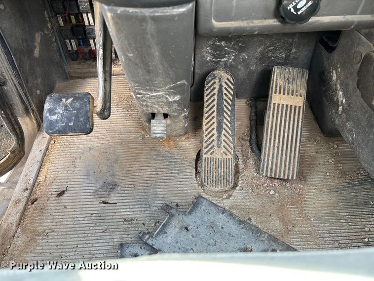 image for item FB3271 2005 Kenworth T800 ready mix truck