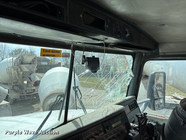 image for item FB3271 2005 Kenworth T800 ready mix truck