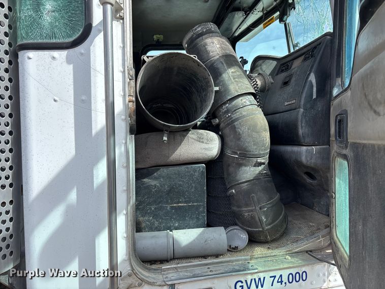 image for item FB3271 2005 Kenworth T800 ready mix truck