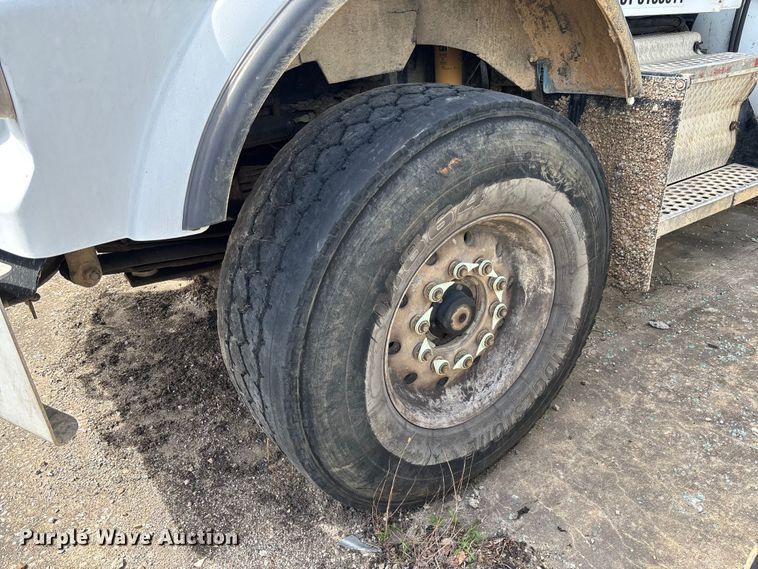 image for item FB3271 2005 Kenworth T800 ready mix truck