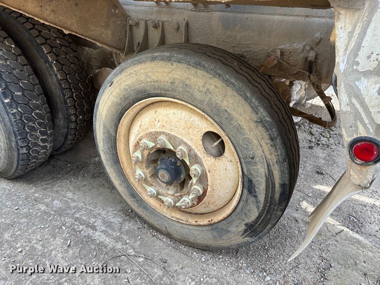 image for item FB3271 2005 Kenworth T800 ready mix truck