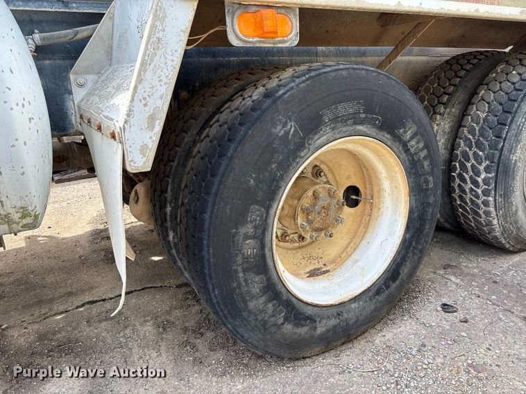 image for item FB3271 2005 Kenworth T800 ready mix truck