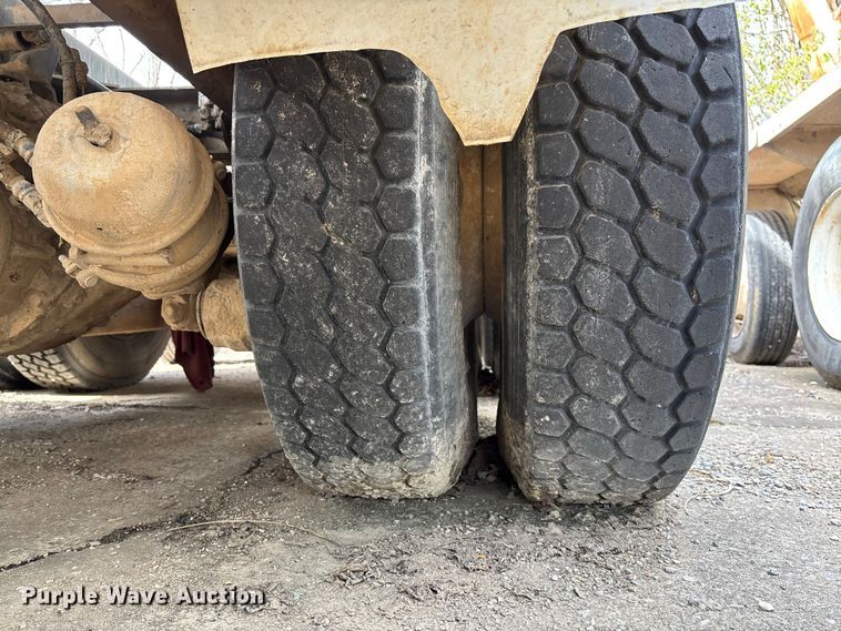 image for item FB3271 2005 Kenworth T800 ready mix truck