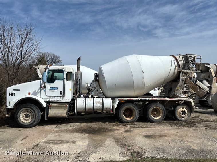 image for item FB3272 2009 Kenworth T800 ready mix truck