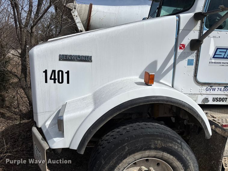 image for item FB3272 2009 Kenworth T800 ready mix truck