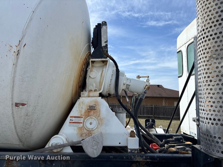 image for item FB3272 2009 Kenworth T800 ready mix truck