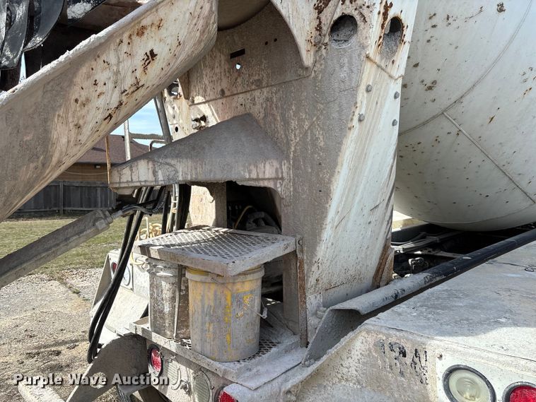 image for item FB3272 2009 Kenworth T800 ready mix truck