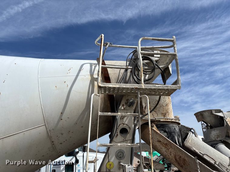 image for item FB3272 2009 Kenworth T800 ready mix truck