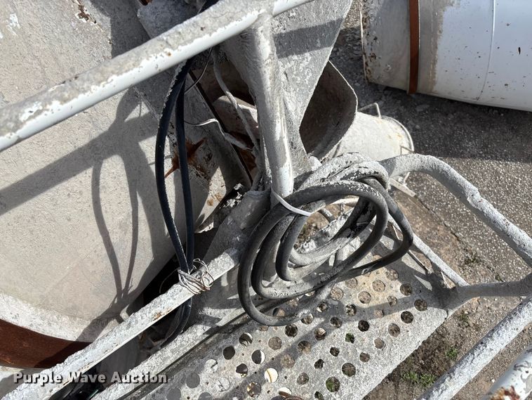 image for item FB3272 2009 Kenworth T800 ready mix truck