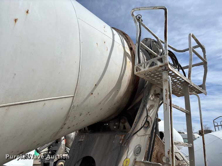 image for item FB3272 2009 Kenworth T800 ready mix truck