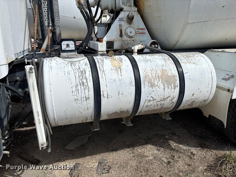 image for item FB3272 2009 Kenworth T800 ready mix truck