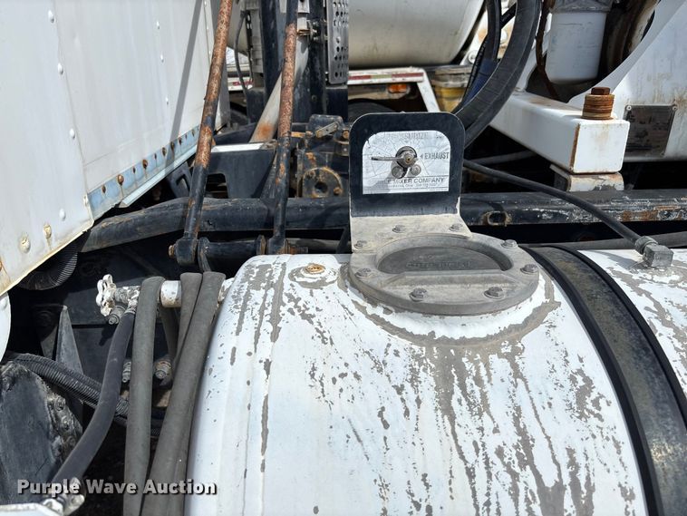 image for item FB3272 2009 Kenworth T800 ready mix truck