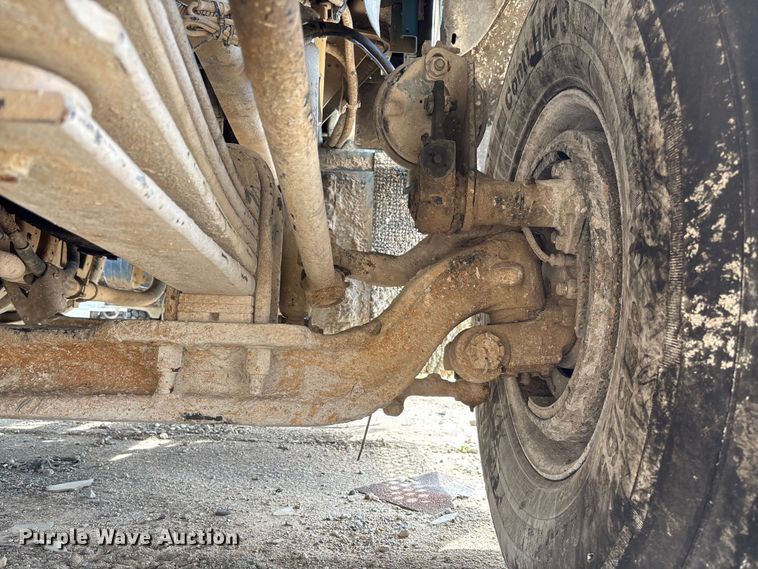 image for item FB3272 2009 Kenworth T800 ready mix truck