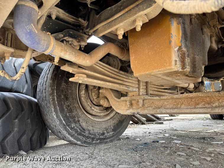 image for item FB3272 2009 Kenworth T800 ready mix truck