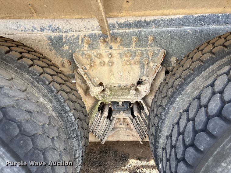 image for item FB3272 2009 Kenworth T800 ready mix truck