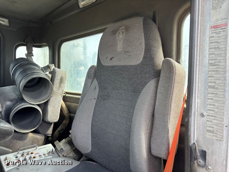 image for item FB3272 2009 Kenworth T800 ready mix truck