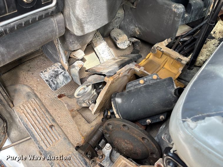 image for item FB3272 2009 Kenworth T800 ready mix truck