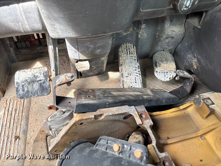 image for item FB3272 2009 Kenworth T800 ready mix truck