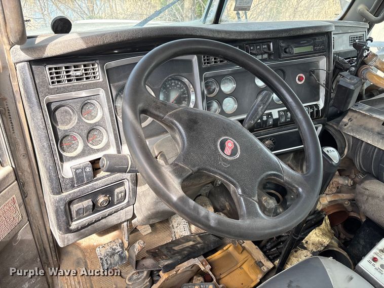 image for item FB3272 2009 Kenworth T800 ready mix truck