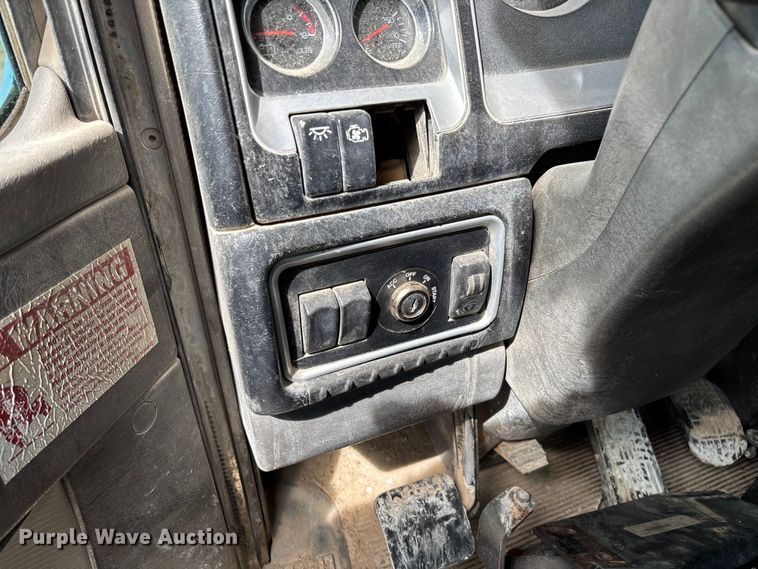 image for item FB3272 2009 Kenworth T800 ready mix truck