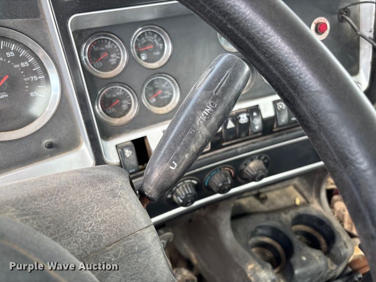 image for item FB3272 2009 Kenworth T800 ready mix truck