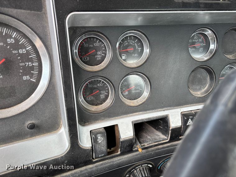 image for item FB3272 2009 Kenworth T800 ready mix truck