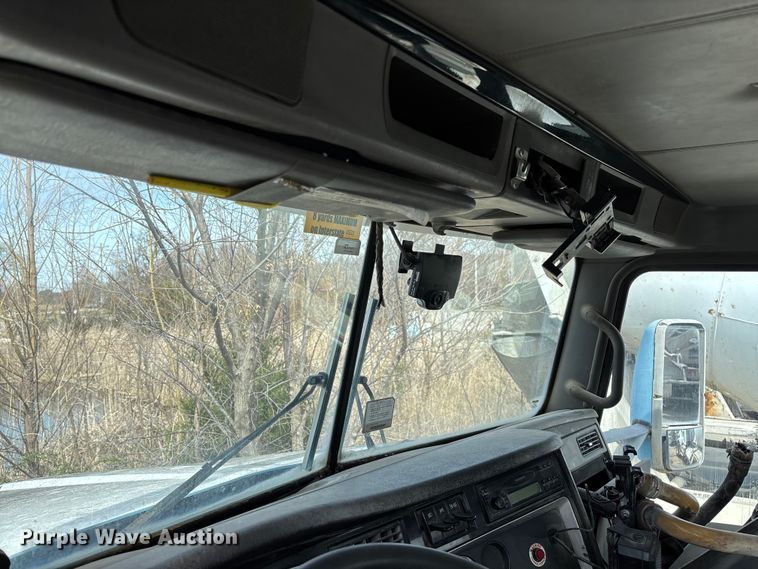 image for item FB3272 2009 Kenworth T800 ready mix truck