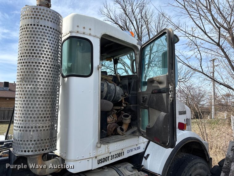 image for item FB3272 2009 Kenworth T800 ready mix truck